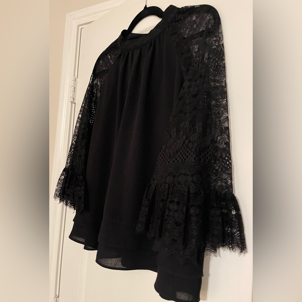 Who What Wear Black Lace Sleeve Blouse Size L - Picture 2 of 4